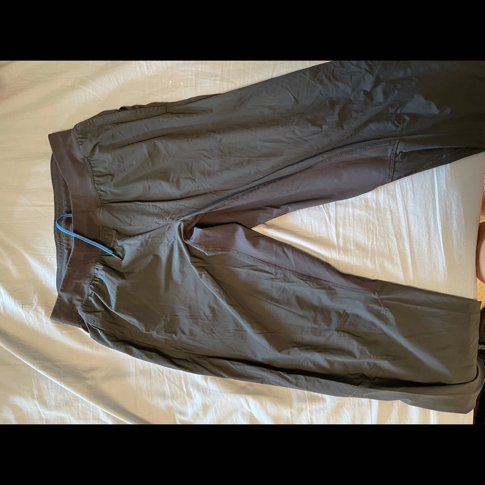 Men’s Lululemon athletic joggers L